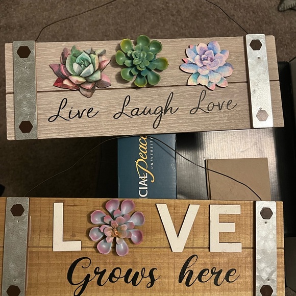 Hanging signs with 3D type flower component- comment green or purple - Picture 3 of 9